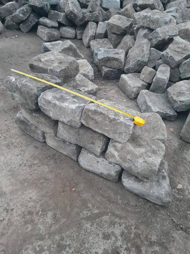 Boordstenen Randstenen Troggen Belgische Hardsteen Arduin, Boeken, Avontuur en Actie, Zo goed als nieuw, Ophalen