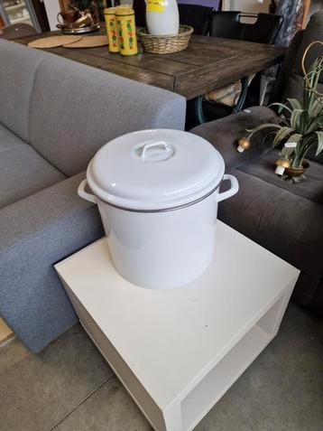 Zeer grote pan emaille/weckketel beschikbaar voor biedingen