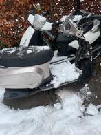 Beschadigde scooter voor onderdelen, Fietsen en Brommers, Brommers | Schadebrommers, Ophalen of Verzenden, Maximaal 25 km/u, Overige merken