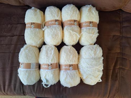 8 bollen wol Fluffy - Zeeman - 100 gram - roomwit, Hobby en Vrije tijd, Breien en Haken, Nieuw, Breien of Haken, Wol of Garen