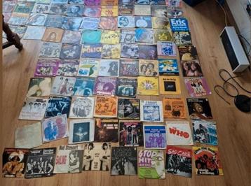 Vinyl  singles  1800  stuks  een koop beschikbaar voor biedingen