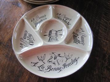 Zes Faience de GIEN fondue of raclette borden beschikbaar voor biedingen