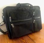 Tumi laptoptas schoudertas, Computers en Software, Laptoptassen, Ophalen of Verzenden, 17 inch of meer, Gebruikt