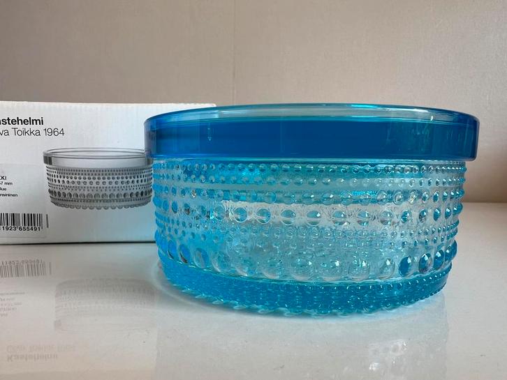Nieuw  doos Iittala Kastehelmi Voorraadpot Deksel Light Blue, Huis en Inrichting, Woonaccessoires | Schalen en Manden, Nieuw, Rond