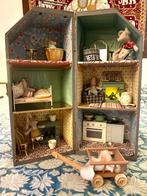 Vintage poppenhuis inklapbaar houten behangen poppenhuisje, Ophalen of Verzenden, Gebruikt, Poppenhuis