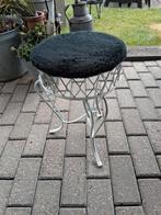 Smeedijzer kruk met bont zitting, Huis en Inrichting, Krukjes, Ophalen