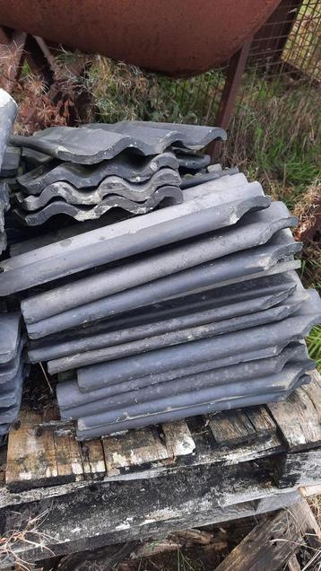 Friese dakpannen grijs gesmoord grote partij beschikbaar voor biedingen