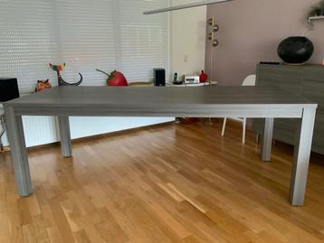 Moderne Eettafel voor 6 Personen beschikbaar voor biedingen