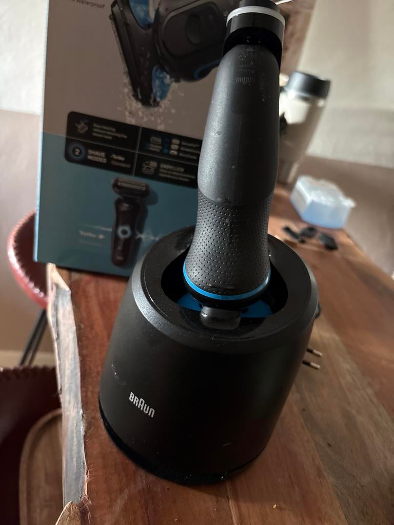 Braun Series 5 Scheerapparaat met SmartCare Center, Ophalen of Verzenden, Nieuw, Scheren en Epileren
