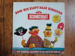 Lp vinyl   Bert & Ernie - Hoor Wie Klopt Daar Kinderen, Cd's en Dvd's, Vinyl | Kinderen en Jeugd, Ophalen of Verzenden, Gebruikt
