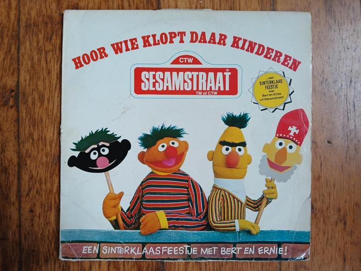 Lp vinyl   Bert & Ernie - Hoor Wie Klopt Daar Kinderen, Cd's en Dvd's, Vinyl | Kinderen en Jeugd, Gebruikt, Ophalen of Verzenden