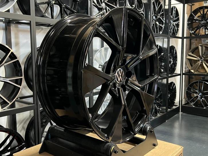 19'' Volkswagen LEEDS velgen 5X112 Caddy Golf 5 6 7 8 AUDI, Auto-onderdelen, Banden en Velgen, Velg(en), Zomerbanden, 19 inch