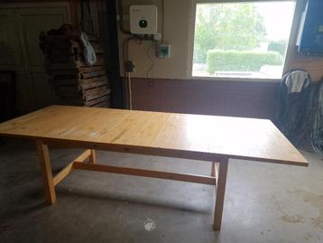 blank houten eettafel, uitschuifbaar beschikbaar voor biedingen
