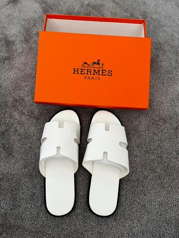 Hermès slippers – wit – maat 44 – nieuw in doos beschikbaar voor biedingen