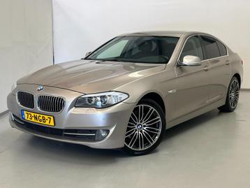 BMW 5-serie 523i High Exe / NL-auto / Leder / 19" LM / Stoel beschikbaar voor biedingen
