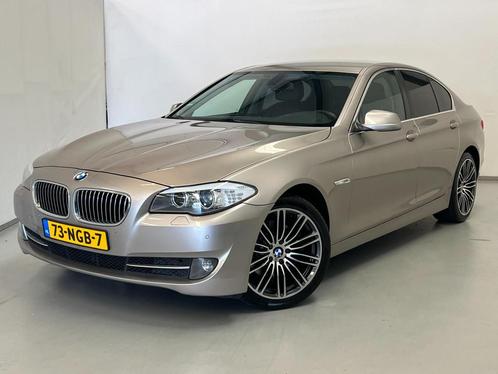 BMW 5-serie 523i High Exe / NL-auto / Leder / 19" LM / Stoel, Auto's, BMW, Bedrijf, Te koop, 5-Serie, ABS, Airbags, Airconditioning