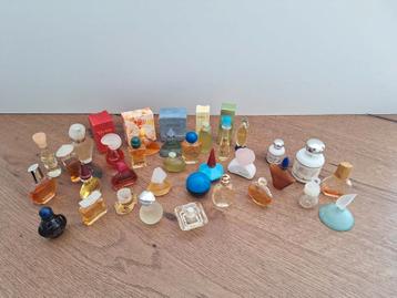 Parfum miniaturen beschikbaar voor biedingen