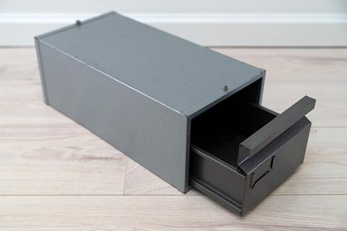 Metalen / industriële lade, Huis en Inrichting, Kasten | Ladekasten, Metaal, 1 of 2 laden, Ophalen