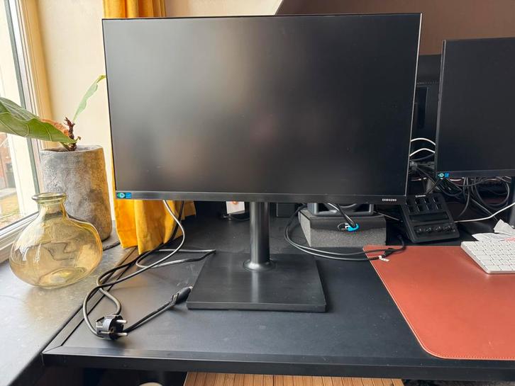Samsung Monitor 24inch - redelijk nieuw beeldscherm, Computers en Software, Monitoren, Zo goed als nieuw, 60 Hz of minder, In hoogte verstelbaar