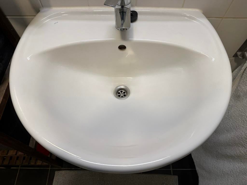 Wastafel merk JIKA B60cm L48cm, Ophalen of Verzenden, Zo goed als nieuw, Met bad