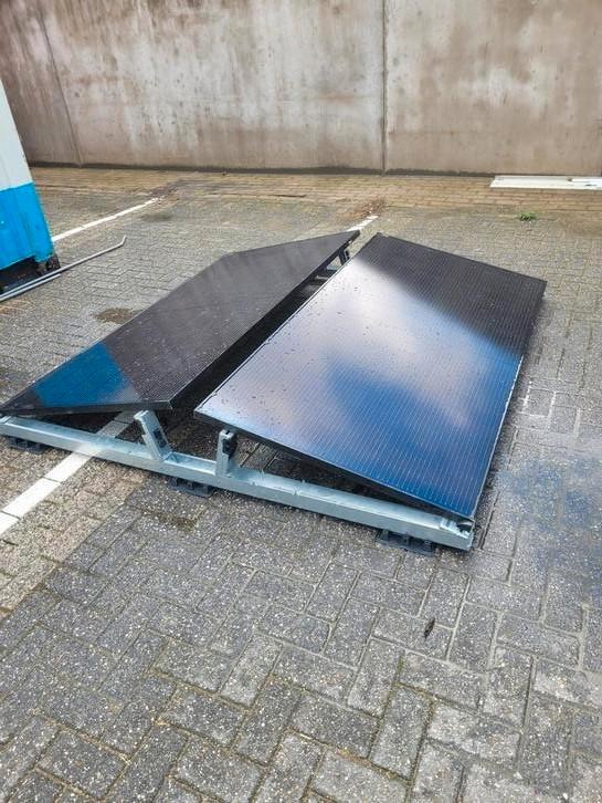 Nieuwe plug&play set zonnepanelen (800Wp), Doe-het-zelf en Verbouw, Overige Doe-het-zelf en Verbouw, Zo goed als nieuw, Ophalen