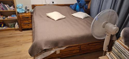 Tweepersoons Ledikamt " Moet WEG ", Huis en Inrichting, Slaapkamer | Bedden, Zo goed als nieuw, Tweepersoons, 180 cm, 200 cm, Hout