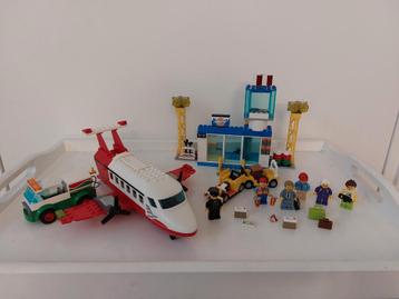 Lego City 60261 Central Airport  beschikbaar voor biedingen