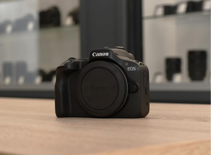 Canon EOS R100 body (Zwolle), Audio, Tv en Foto, Fotocamera's Digitaal, Zo goed als nieuw, Canon