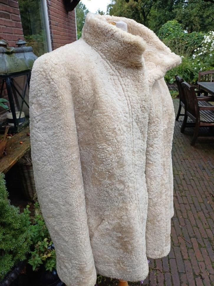 Schapenwollen jas shearling couture handmade 40 outdoor, Kleding | Dames, Jassen | Winter, Zo goed als nieuw, Maat 38/40 (M), Ophalen of Verzenden