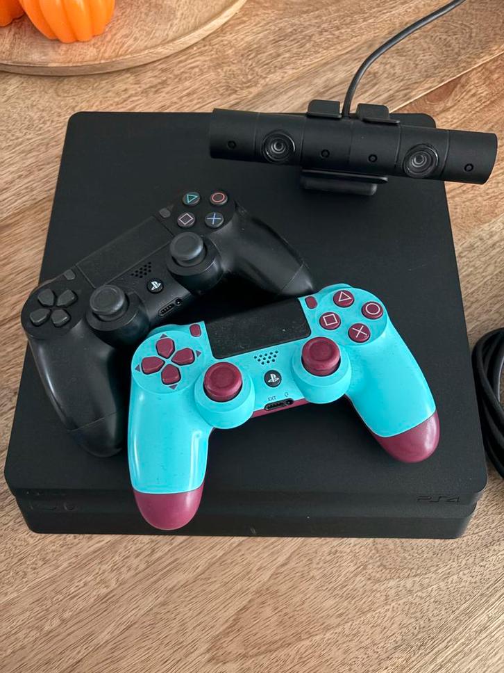 PlayStation 4 + 2 Controllers + 6 Games + Camera V2, Spelcomputers en Games, Spelcomputers | Sony PlayStation 4, Gebruikt, Original