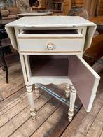 Een brocante hangoor kastje tafeltje, Ophalen
