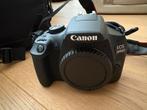 Canon EOS 2000D + 18-55mm lens, accessoires in nieuwstaat, Ophalen, Spiegelreflex, Canon, Zo goed als nieuw