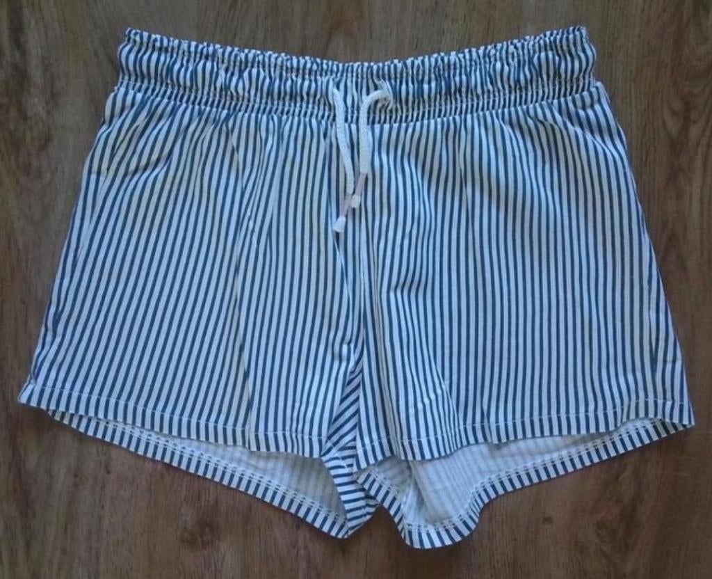 Shorts H&M 134/140, Broek, Meisje, H&M, Ophalen of Verzenden