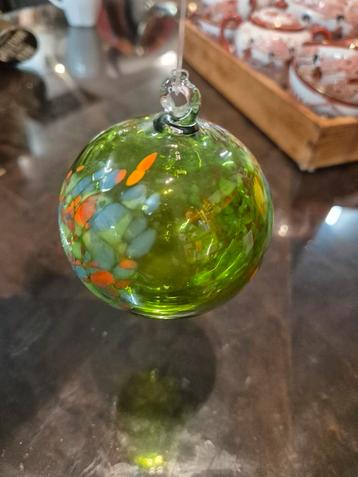 Vintage Handgemaakte Glazen Kerstbal beschikbaar voor biedingen