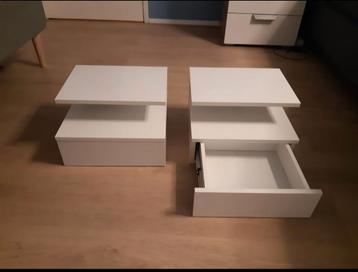 2x hangende nachtkastjes 