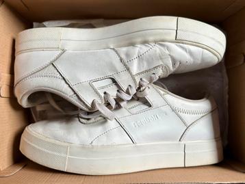 Women's Reebok Classic Workout Lo Sneakers White Patent beschikbaar voor biedingen
