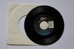Singletje  Waylon Jennings Wrong / Waking up with you, Gebruikt, 7 inch, Single, Ophalen of Verzenden