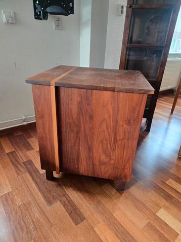 Uniek houten TV meubel - Hans Roel design beschikbaar voor biedingen