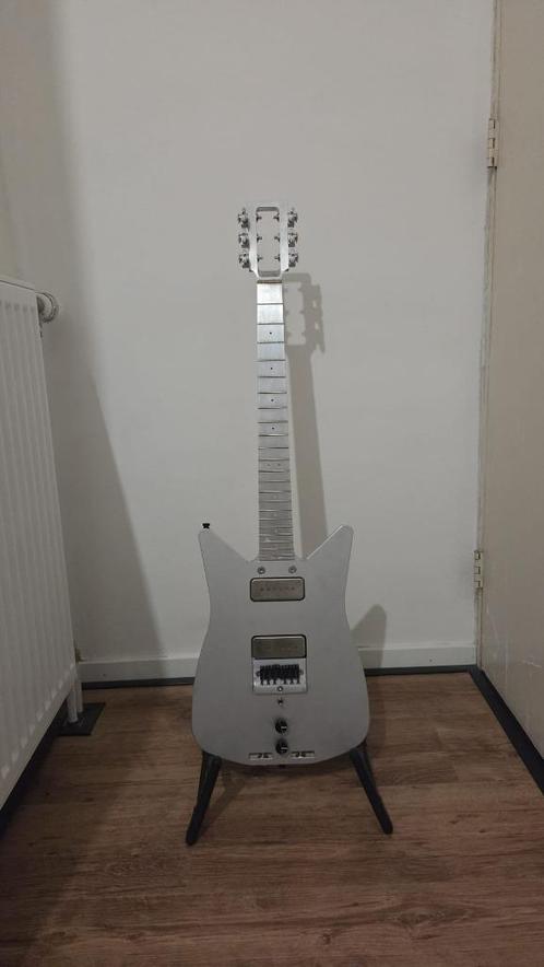 Obstructures .075e – Ruw Aluminium gitaar – 94\22, Muziek en Instrumenten, Snaarinstrumenten | Gitaren | Elektrisch, Nieuw, Solid body