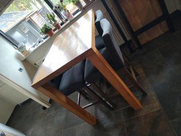 Bartafel/hoge tafel eettafel met barkrukken/stoelen beschikbaar voor biedingen