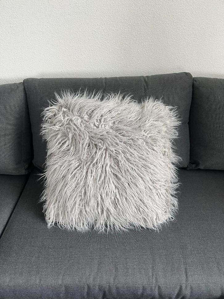 Sierkussens Dubbelzijdig Langharig Mongolian Bont Grijs, Huis en Inrichting, Woonaccessoires | Kussens, Nieuw, Grijs, Vierkant