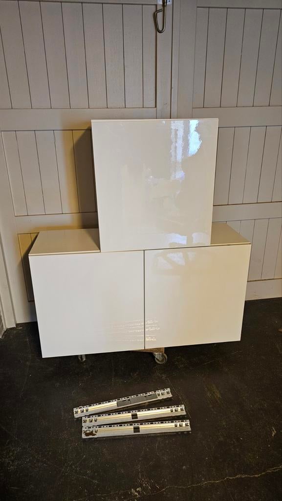 IKEA Besta kasten met wandbevestiging, Ophalen, Gebruikt, 100 tot 150 cm, Minder dan 100 cm