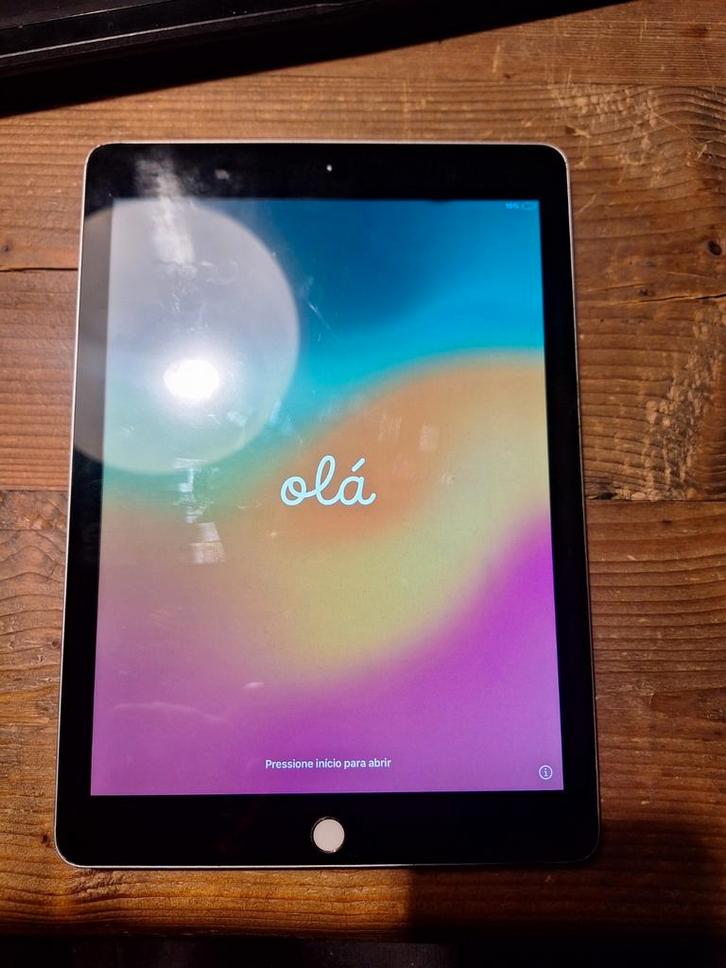 iPad 9.7" 6e Gen (2018) - Defect scherm/homebutton, Computers en Software, Apple iPads, Apple iPad, Wi-Fi, 9 inch, 64 GB, Grijs