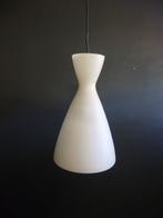 Prachtige vintage Peill & putztler design melkglas hanglamp, Minder dan 50 cm, Glas, Gebruikt, Ophalen of Verzenden
