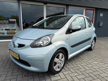 ✅ Toyota Aygo 1.0 12V Vvt-i 3DRS 2007 Airco nieuwe apk beschikbaar voor biedingen
