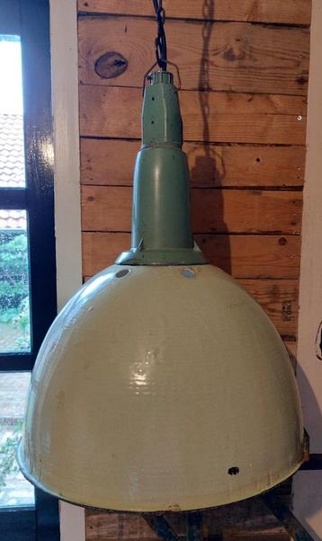 Fabriekslamp/hanglamp, groen, industrieel beschikbaar voor biedingen