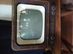 Antiek tv toestel. Erres, Ophalen