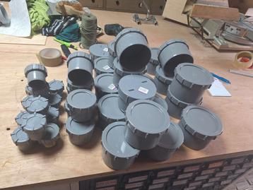 partij eindkappen met schroefdeksel. beschikbaar voor biedingen