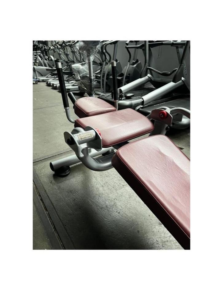 Matrix Abdominal Crunch Bench | Plate Loaded, Sport en Fitness, Fitnessmaterialen, Gebruikt, Fitnessbank, Armen, Benen, Borst
