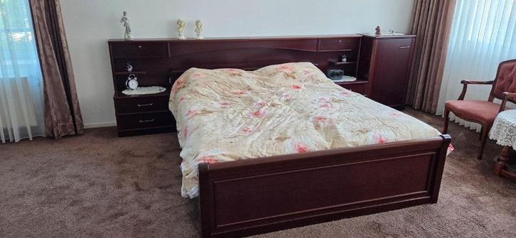 Gratis bed, Huis en Inrichting, Slaapkamer | Bedden, Gebruikt, Tweepersoons, 160 cm, 200 cm, Hout, Bruin, Verstelbaar, Ophalen